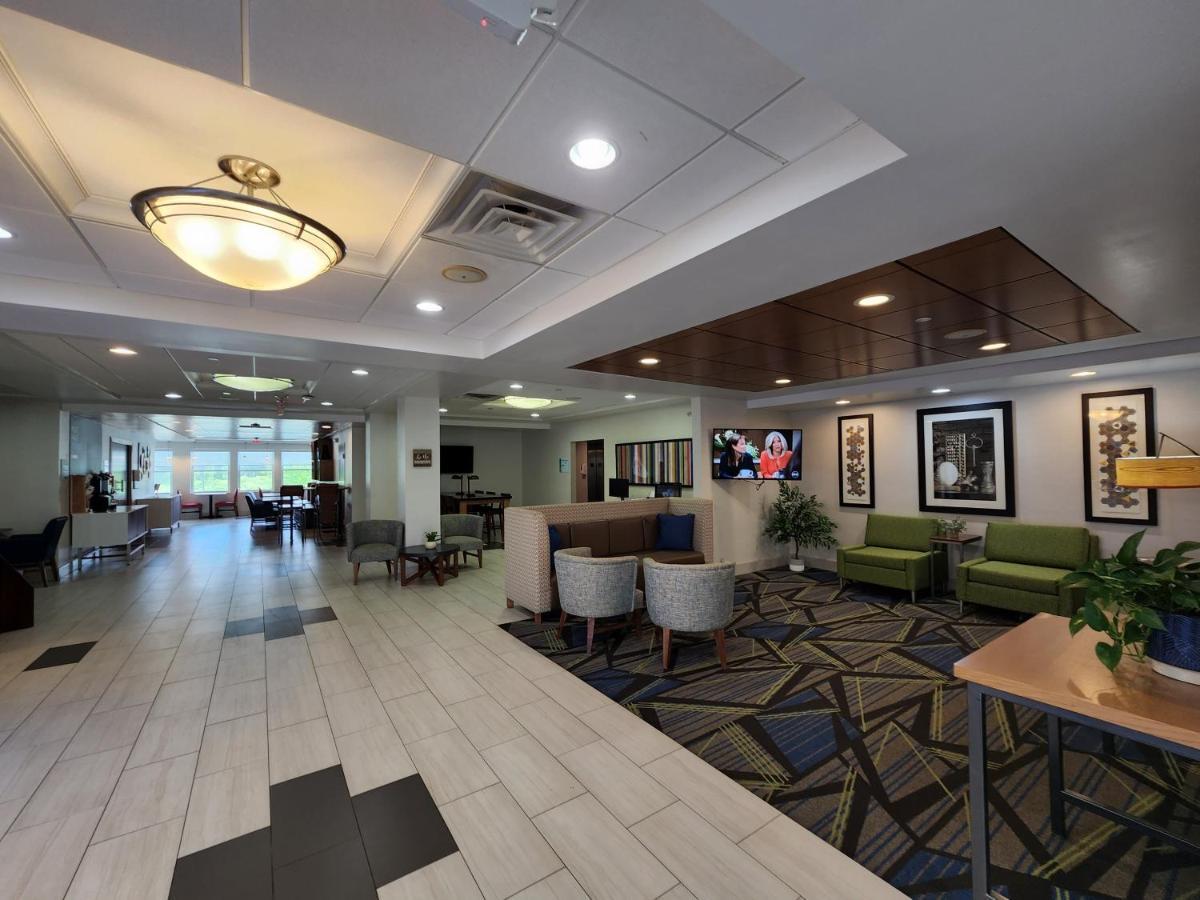 Holiday Inn Express Hotel & Suites Rochester By Ihg Εξωτερικό φωτογραφία