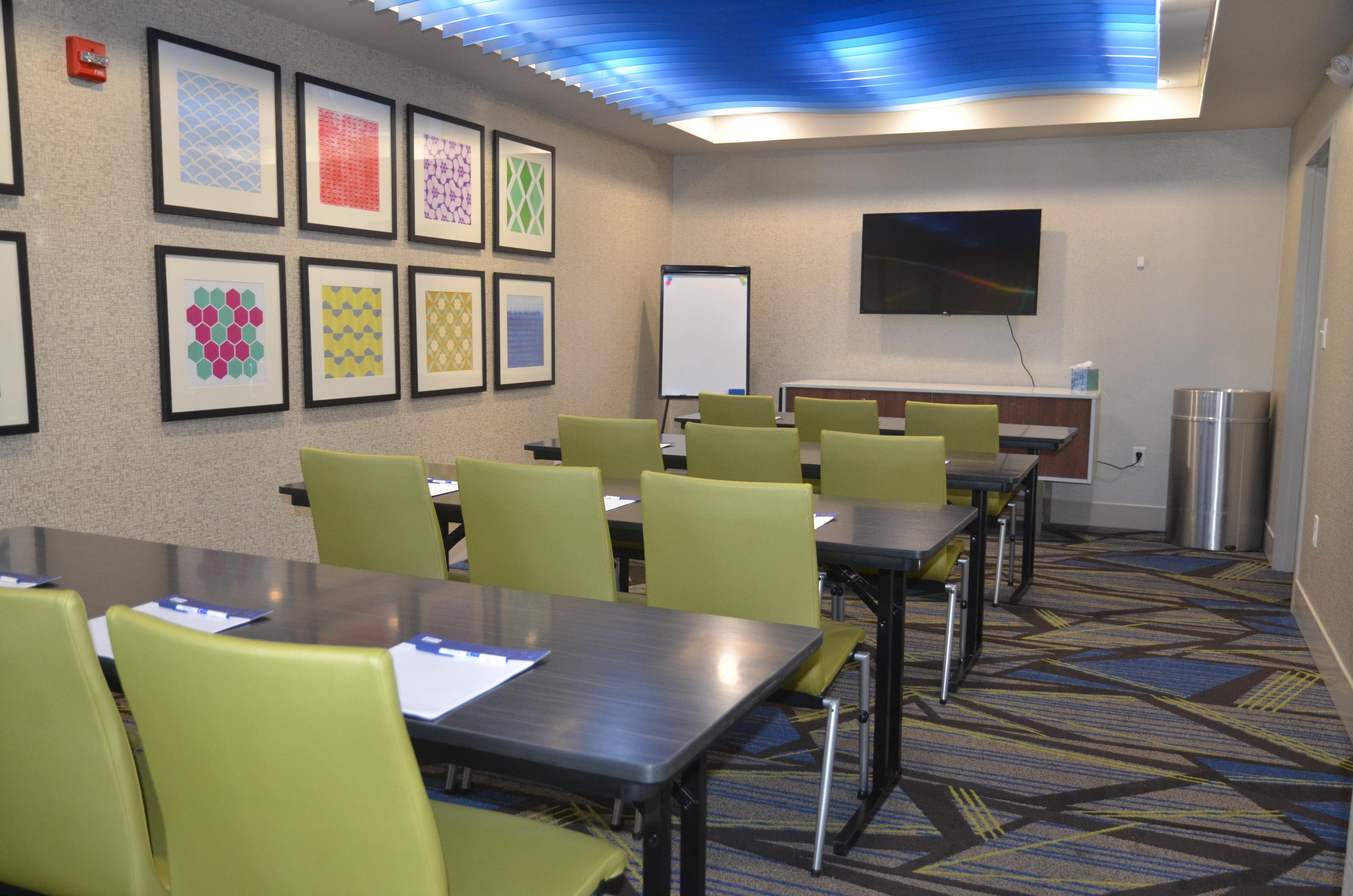 Holiday Inn Express Hotel & Suites Rochester By Ihg Εξωτερικό φωτογραφία