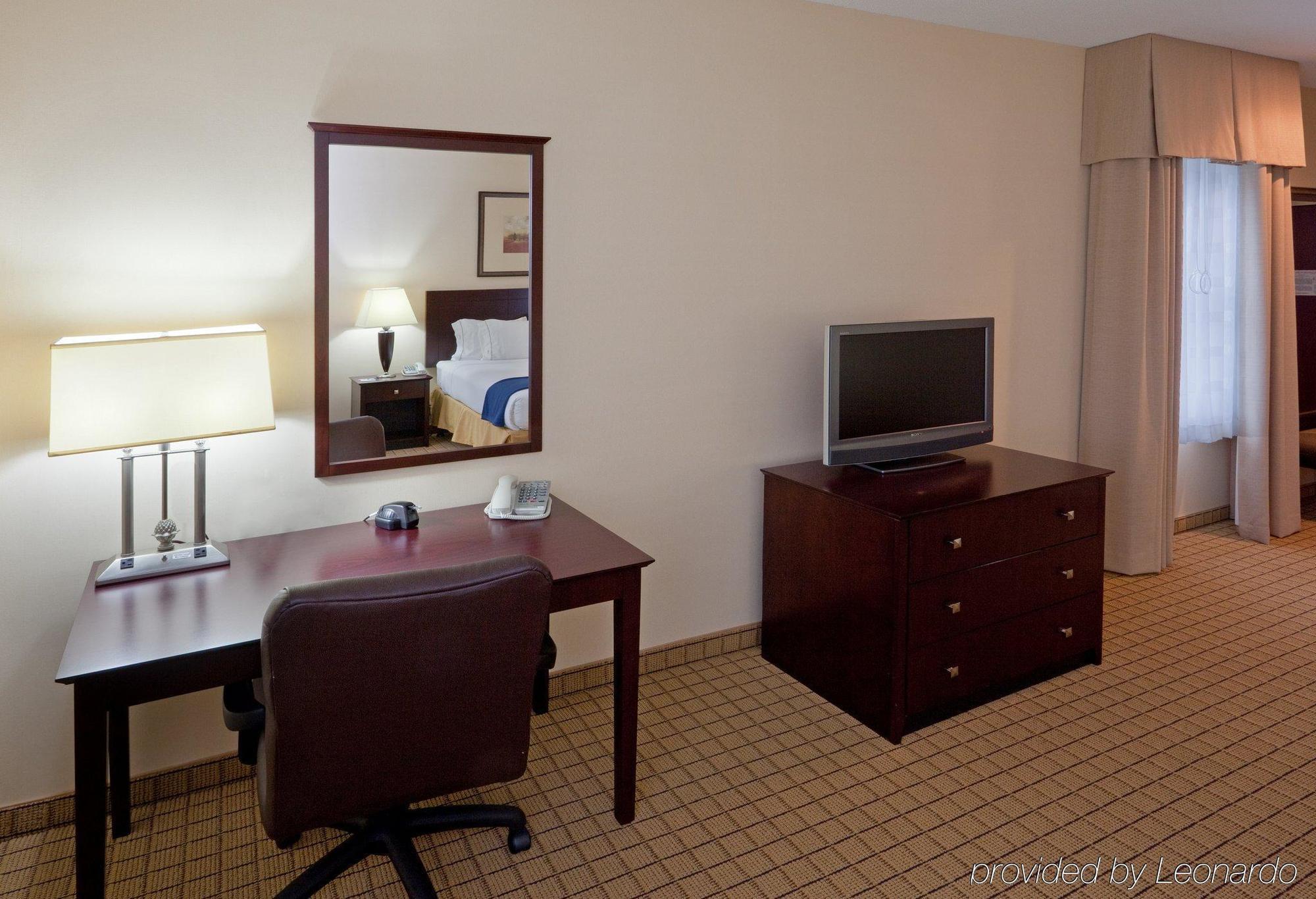 Holiday Inn Express Hotel & Suites Rochester By Ihg Δωμάτιο φωτογραφία